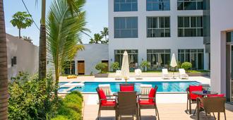 Fly Hotel - Libreville - Pool