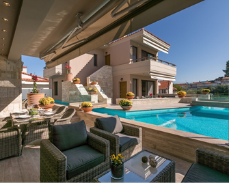 كاساندرا فيلادج ريزورت - بيفكوشوري - حوض السباحة