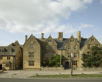 The Lygon Arms - Broadway - Building