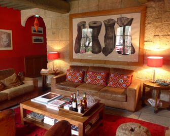 Hotel Les Templiers - Aigues-Mortes - Living room