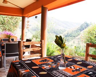 Nyore Hillside Retreat - Mbarara - Restaurante