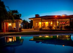 Wineport Lodge Agva - Şile - Bể bơi
