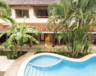 Ten North Tamarindo Beach Hotel - Tamarindo - Building