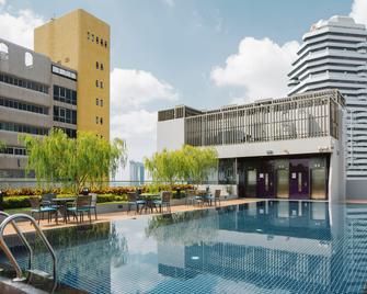 Traveltine飯店 - 新加坡 - 游泳池