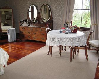 Llandaff Country Residence - Masterton - Living room