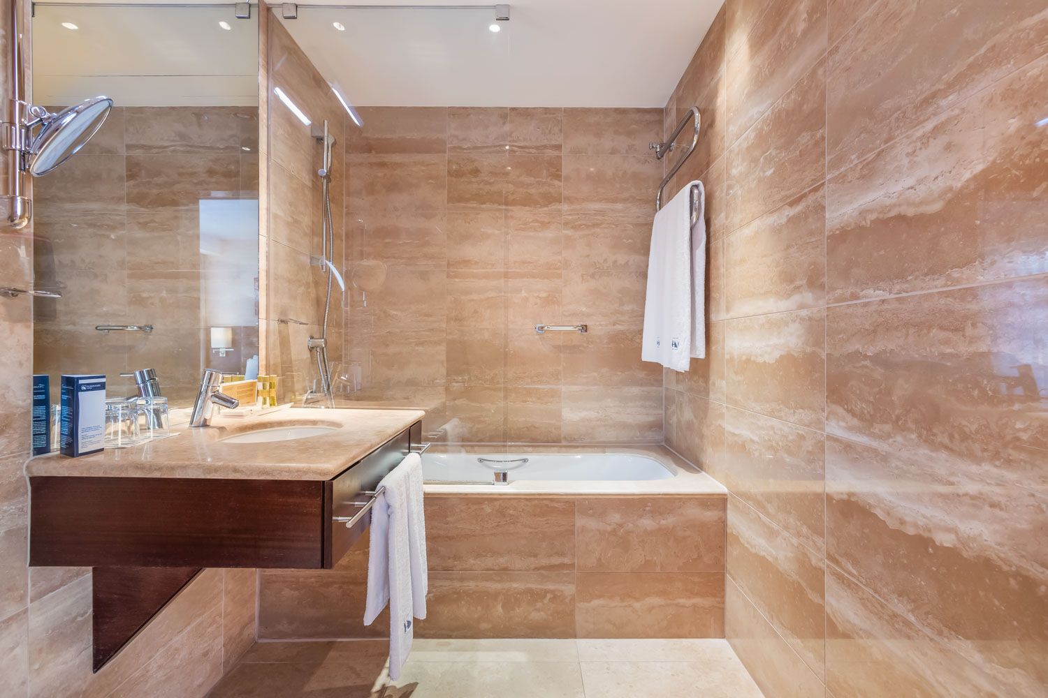 Bathroom view of Exe Budapest Center