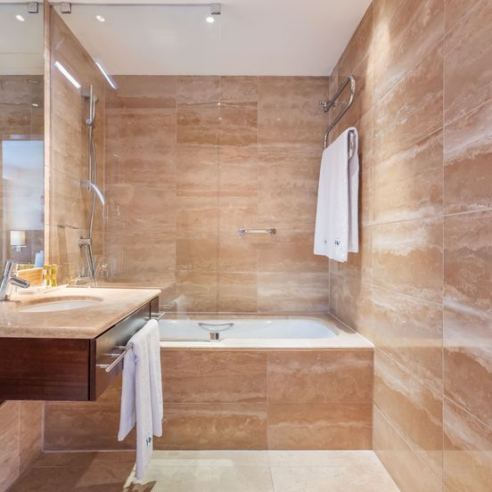 Bathroom view of Exe Budapest Center