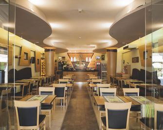 Acapulco Beach - جيسولو - مطعم