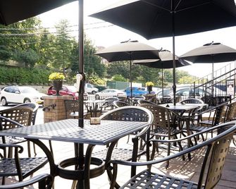 هولاند هوتل فري باركينج جيرسي سيتي - جيرسي سيتي - شرفة مرصوفة