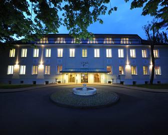 Hotel Der Lindenhof - Gotha - Gebäude
