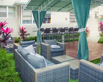 Beds n' Drinks - Miami Beach - Außenansicht