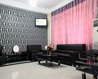 Hotel Cristal - מאמאיה - לובי