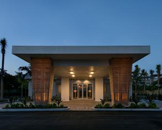 Postcard Inn Beach Resort & Marina - Islamorada - Building