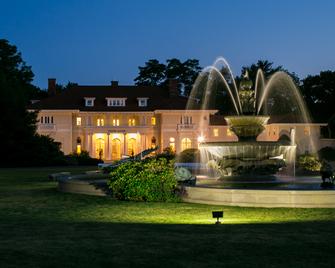The Wylie Inn and Conference Center at Endicott College - Beverly - Building