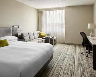 Marriott Cincinnati North - West Chester - Bedroom