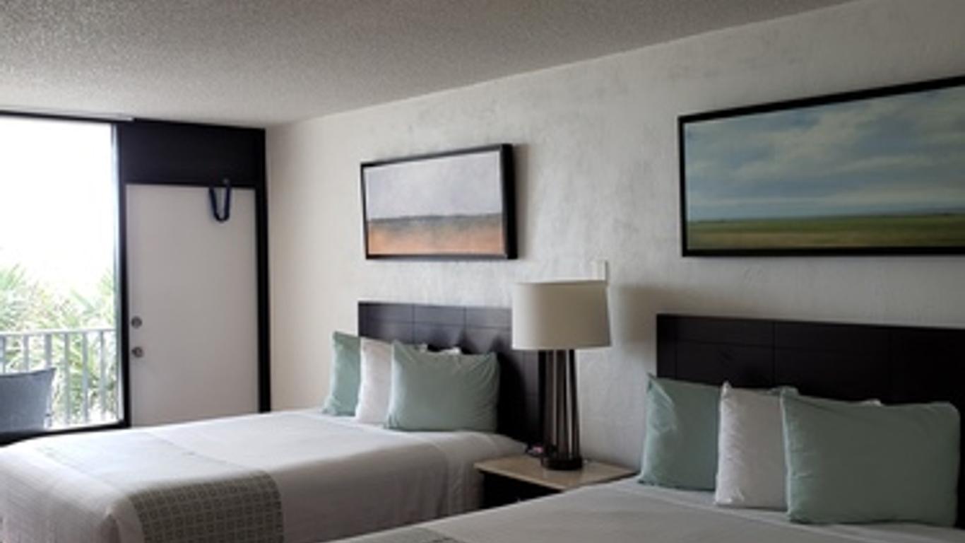 Flamingo Inn Beachfront - Daytona Beach