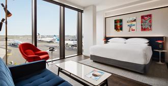 TWA Hotel At JFK Airport - Queens - Bedroom