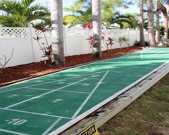 Chart House Suites and Marina - Clearwater Beach - Pool
