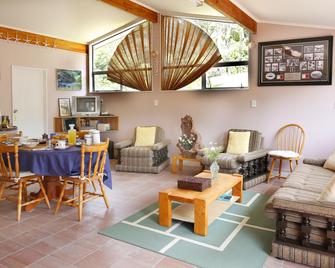 Kowhai Close Accommodation - Isla Waiheke - Sala de estar