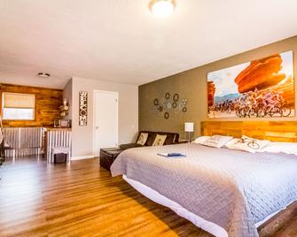 Buffalo Lodge - Colorado Springs - Bedroom