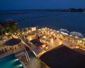 Hotel Du Lac - كوتونو - المظهر الخارجي