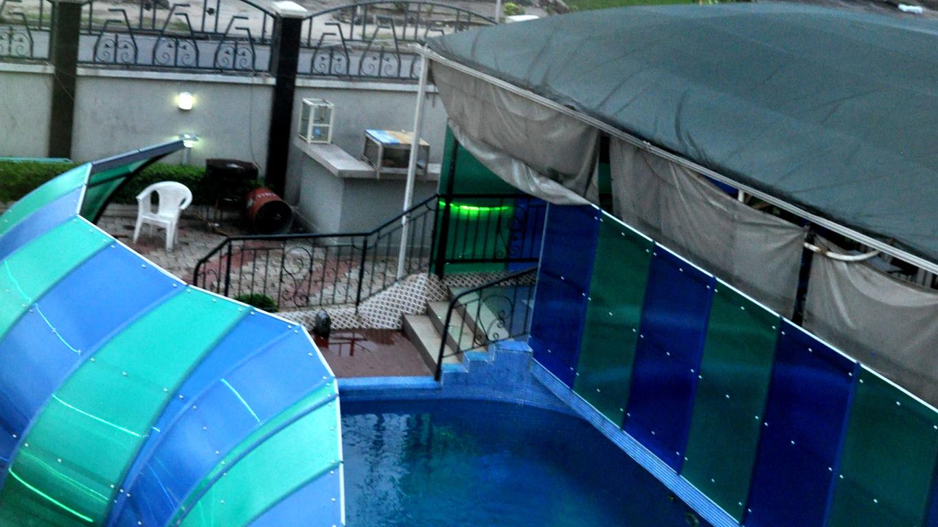 Vicmike Villa