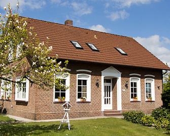 Landhaus Lillesand - Neuharlingersiel - Gebäude
