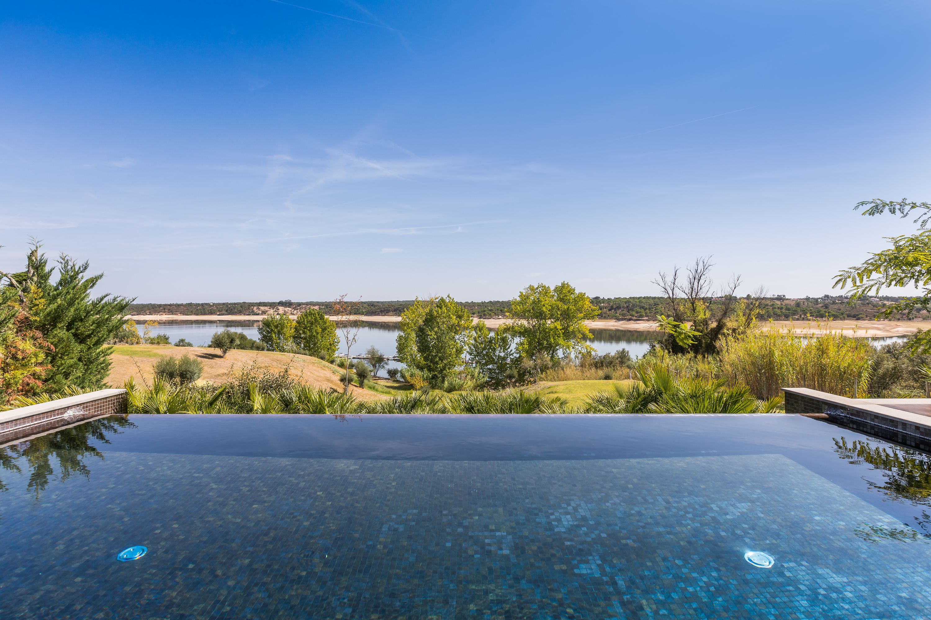 Vista Piscina do null localizado em null. Imagem fornecida por Informações Oficiais do Hotel