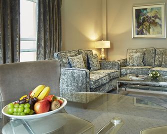 Tower Hotel & Leisure Centre - Waterford - Living room