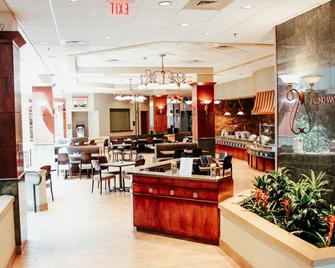 Hotel Topeka at City Center - טופקה - מסעדה