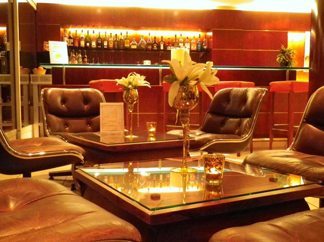 أوتل لو يوشتمان، ذا أوريجينالز كوليكشن - لاروشيل - بار