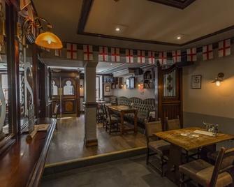 Black Swan - ألنويك - مطعم