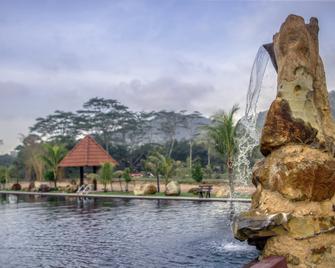 Kota Rainforest Resort - Kota Tinggi - Pool