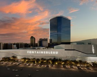 Fontainebleau Las Vegas, Michelin Key Award Hotel - Las Vegas - Building