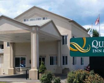 Quality Inn & Suites Northampton- Amherst - Northampton - Building