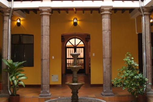 Hotel Catedral Internacional - Quito - Hallway