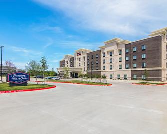 Hampton Inn & Suites Dallas/Richardson - Richardson - Building