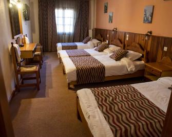 Hotel Victoria - Metsovo - Bedroom