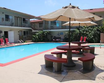 California Suites Hotel - San Diego - Pool