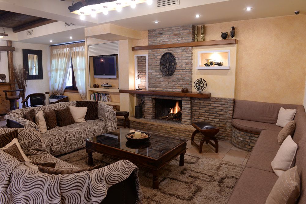 Anesis Hotel - كالافريتا - ردهة