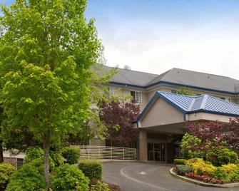Fairfield by Marriott Inn & Suites Portland West/Beaverton - Beaverton - Building