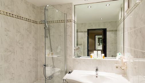 Hotel Europa - Munich - Bathroom