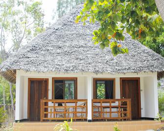 Aya Beach Bungalows - Kizimkazi - Building