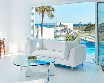 So Nice Beach Resort - Ayia Napa - Salon