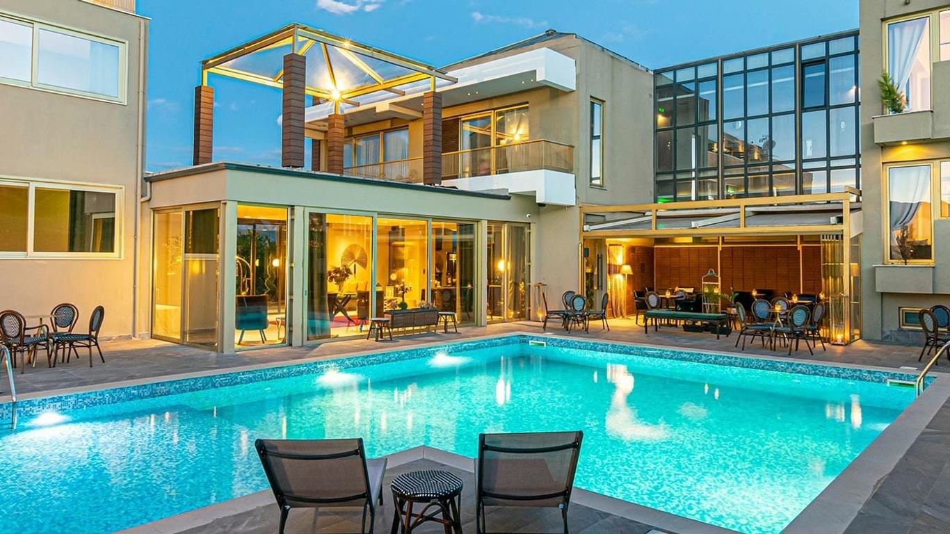 Golden Suites & Spa
