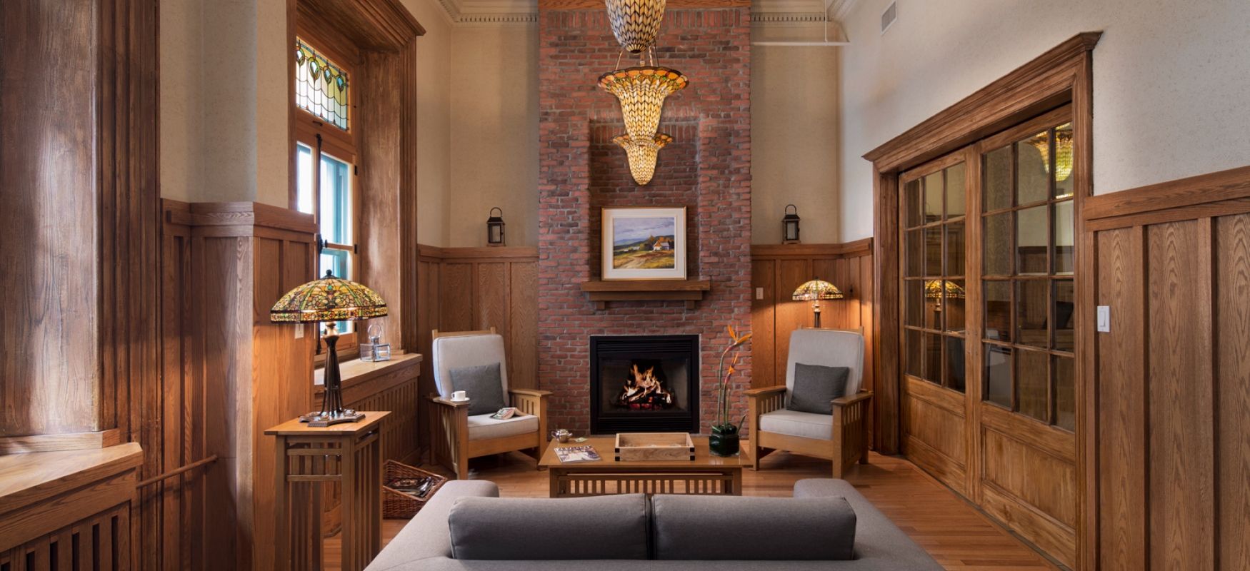 Living room view of Auberge Saint-Pierre