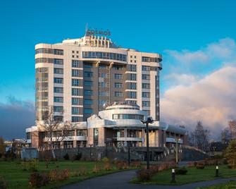 Cosmos Petrozavodsk Hotel - Petrosawodsk - Gebäude