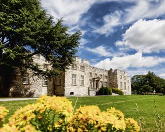Hazlewood Castle & Spa - Tadcaster - Building