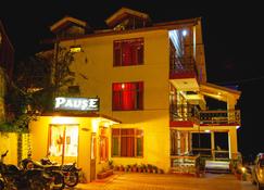 Pause at Manali - Manāli - Bâtiment