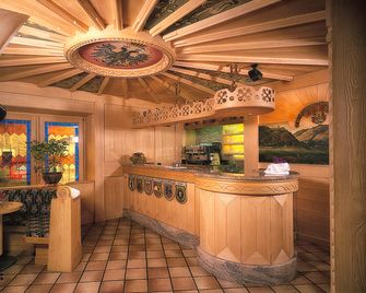 Villaggio Hotel Aquila - קאליאנו (טרנטינו-דרום טירול) - דלפק קבלה